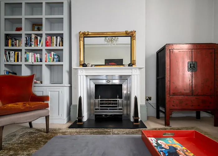 Stunning Flat In Little Venice Opposite The Canal