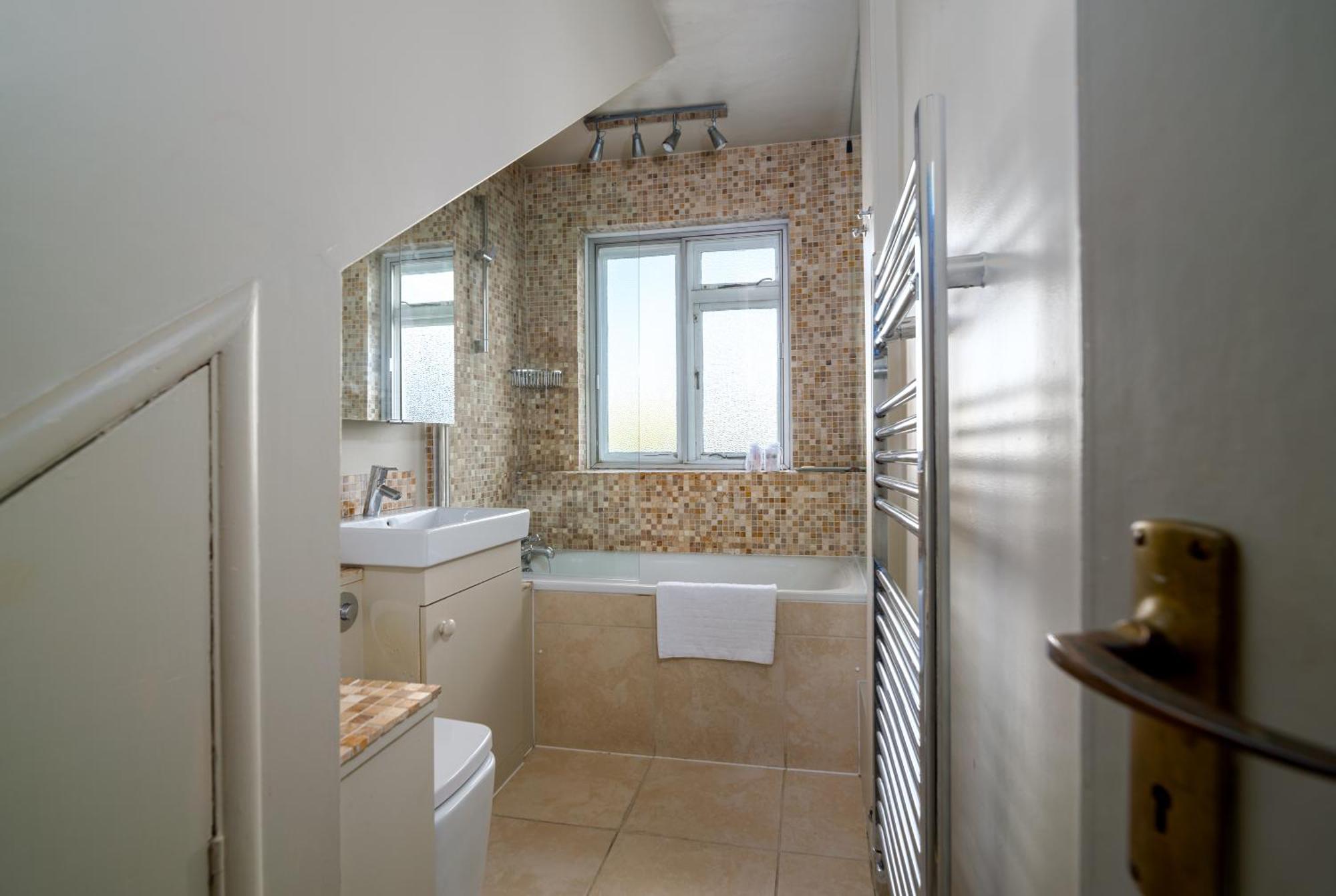 Апартаменты Stunning Flat In Little Venice Opposite The Canal Лондон