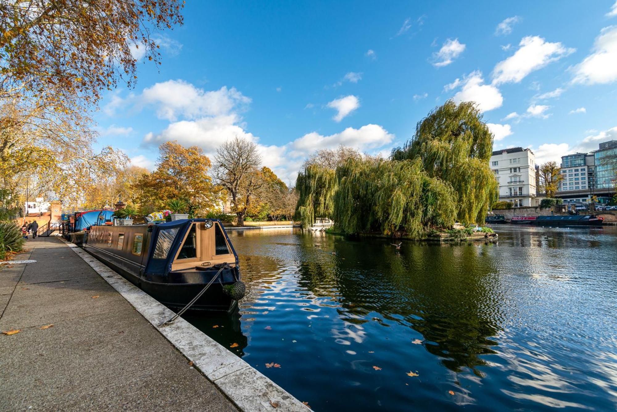 Stunning Flat In Little Venice Opposite The Canal Апартаменты *