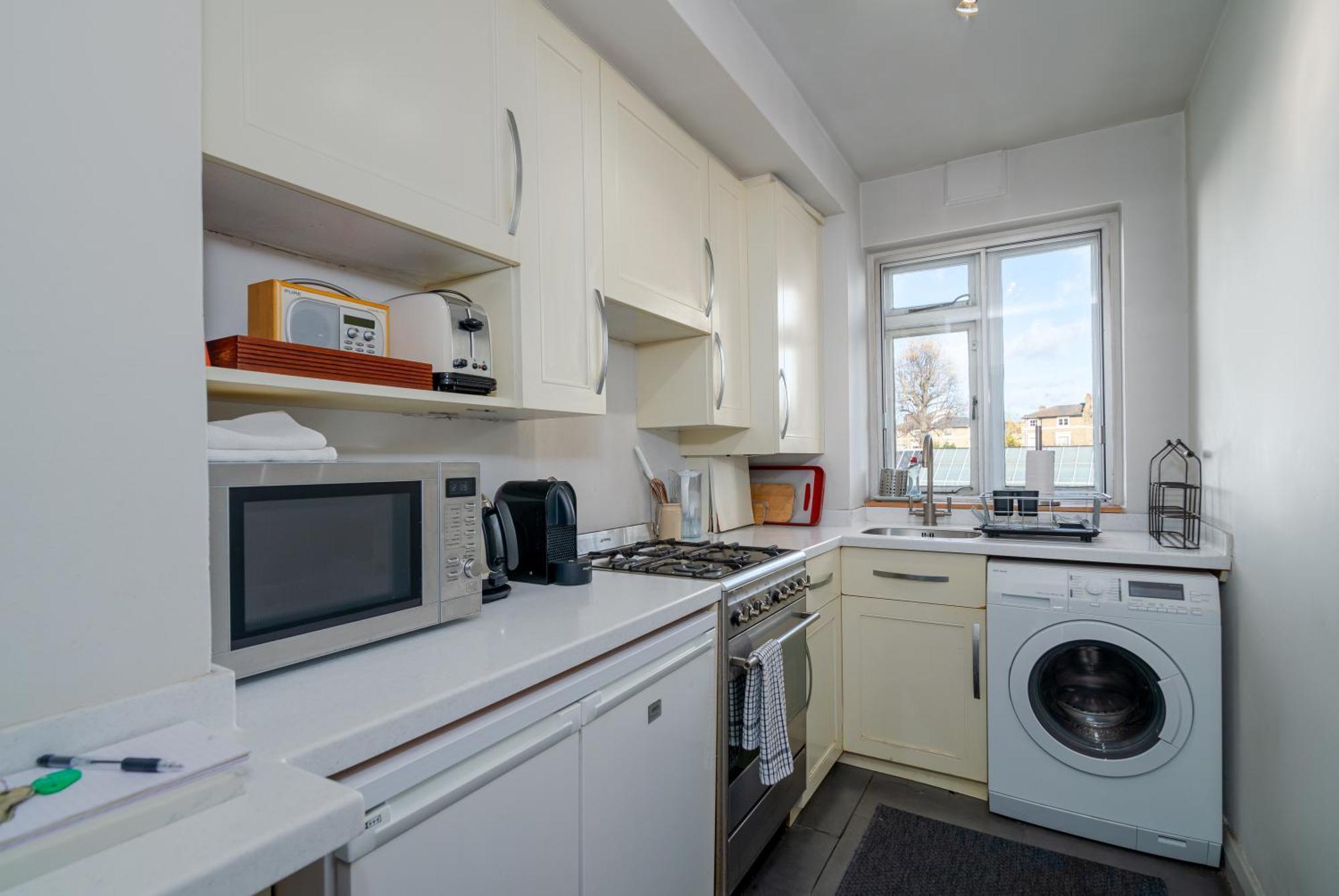 Stunning Flat In Little Venice Opposite The Canal *