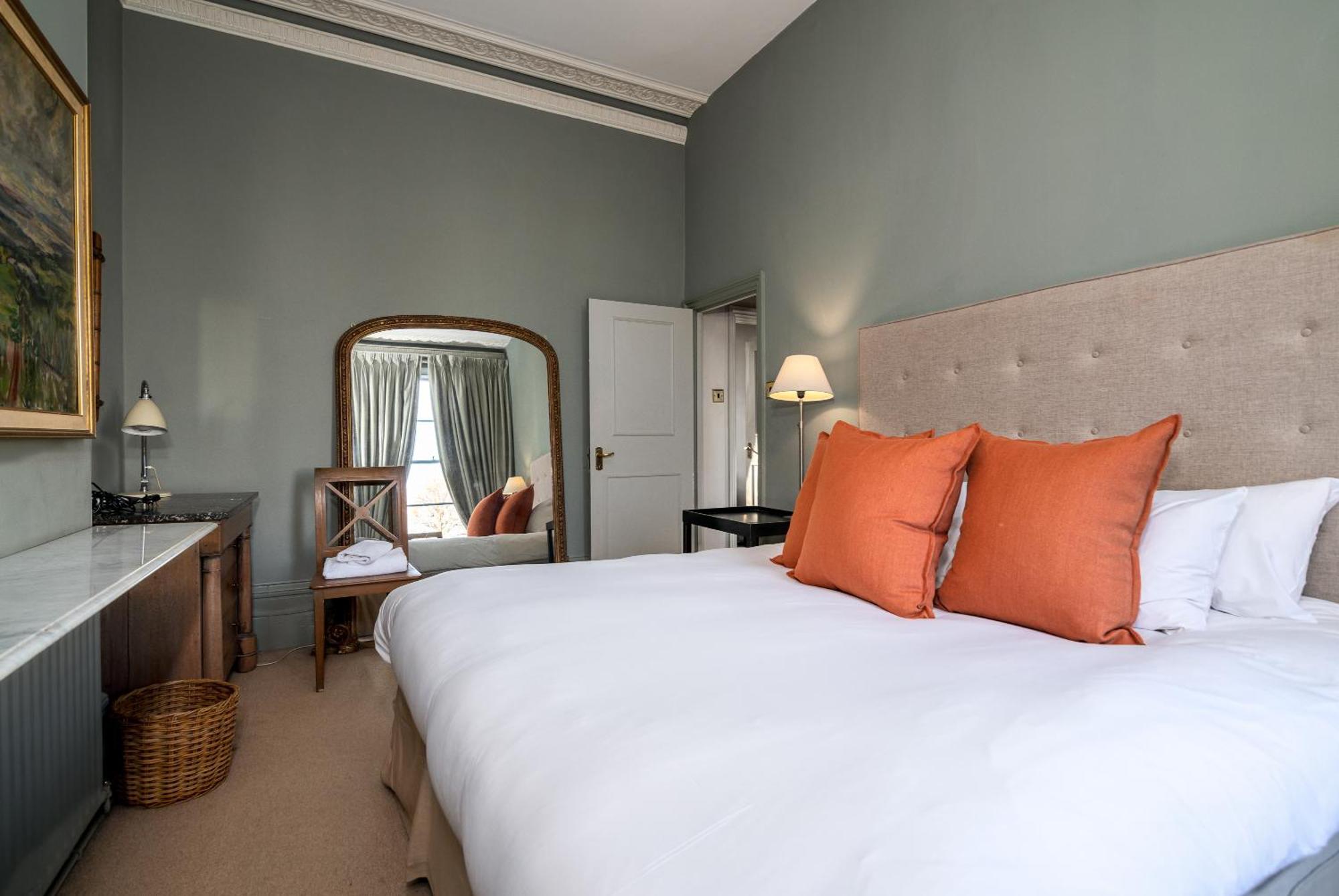 Stunning Flat In Little Venice Opposite The Canal Апартаменты *